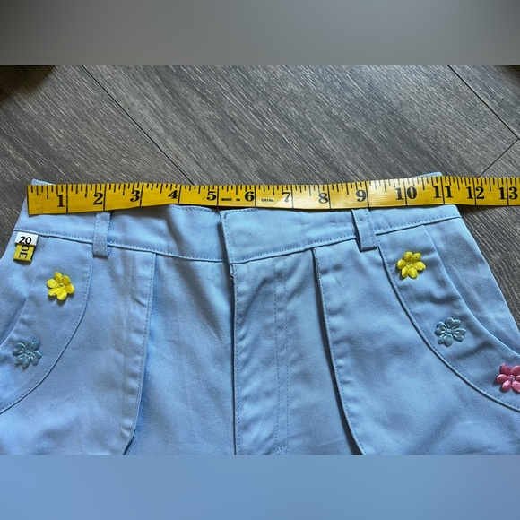 Vintage 70s 80s Flower Applique & Ribbon Embellished High Waisted Shorts. Size S - Picture 10 of 12